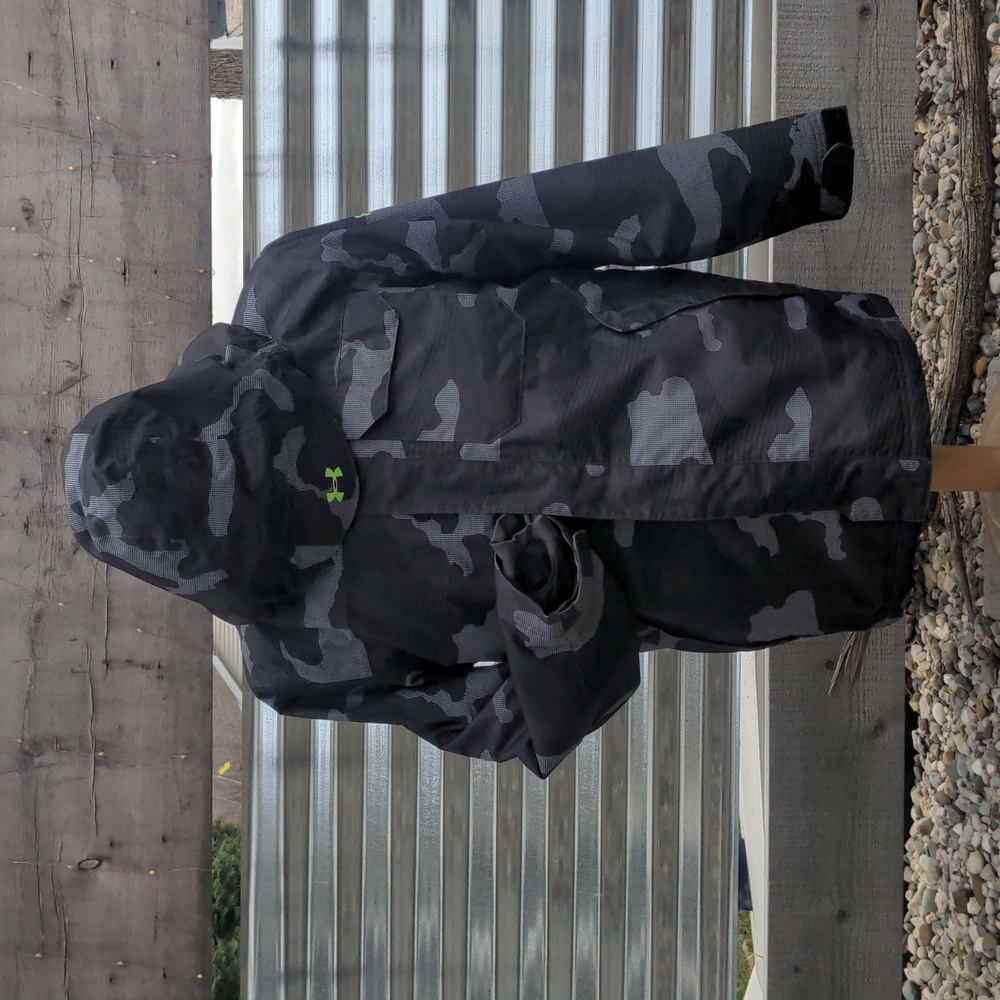 Under Armour snowboard jacket